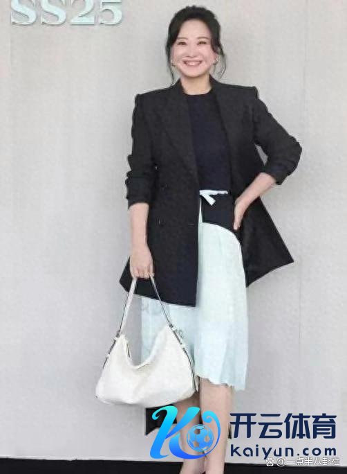 43岁贾玲现状曝光